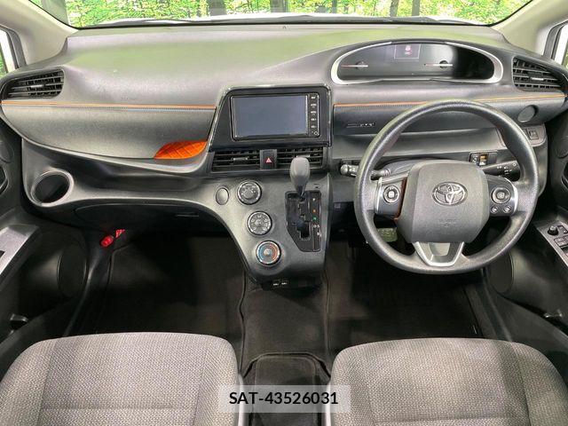 Toyota SIENTA 2021-08 8246683-1