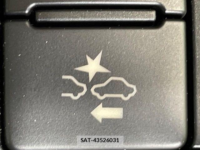 Toyota SIENTA 2021-08 8246683-4