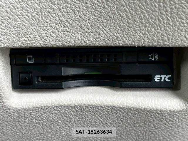 Toyota SIENTA 2016-05 8246689-10