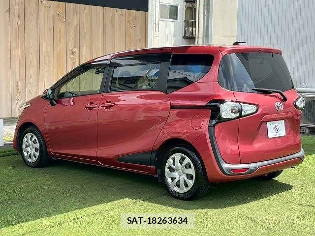 Toyota SIENTA 2016-05 8246689-16