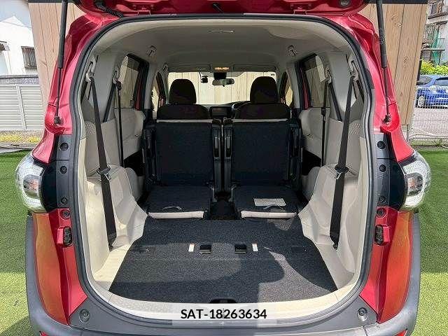 Toyota SIENTA 2016-05 8246689-17