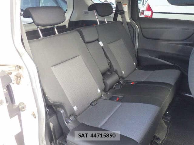 Toyota SIENTA 2019-10 8252229-4