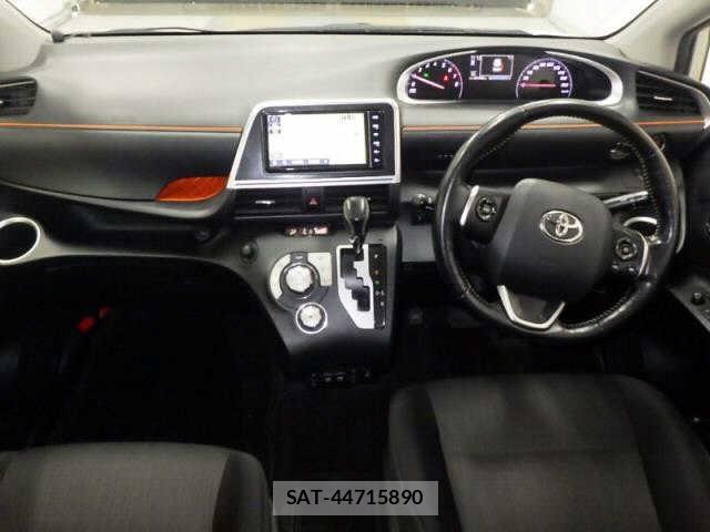 Toyota SIENTA 2019-10 8252229-5