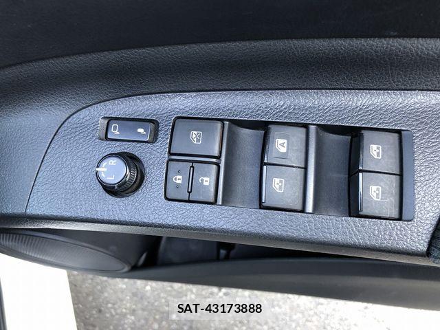 Toyota SIENTA 2018-02 8317056-20