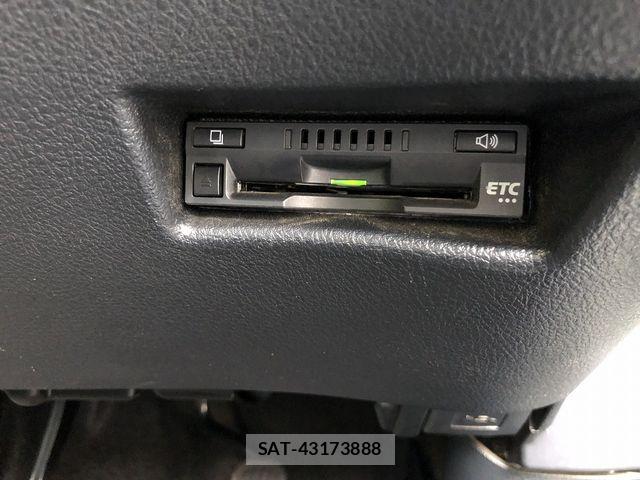Toyota SIENTA 2018-02 8317056-24