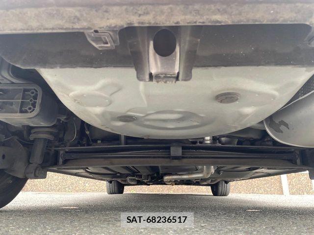 Toyota SIENTA 2017-07 8317063-19