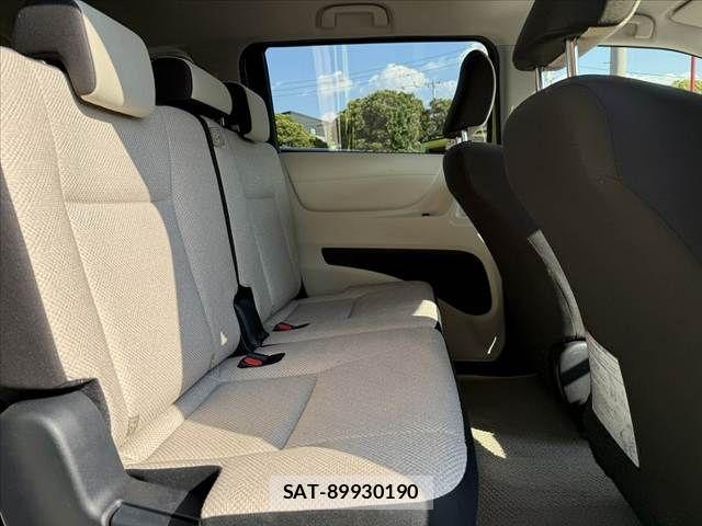 Toyota SIENTA 2016-04 8317061-17