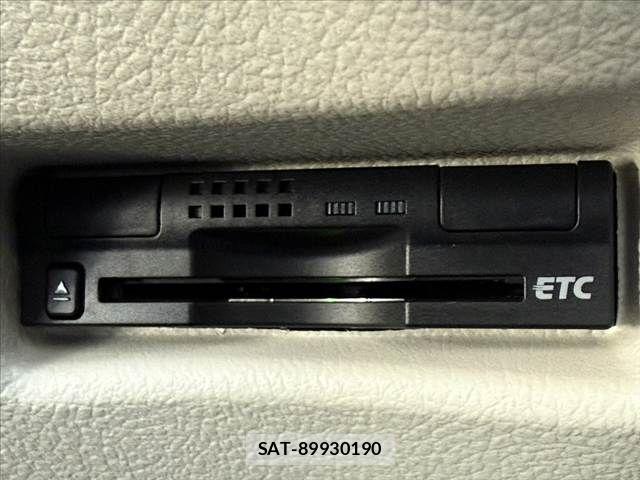 Toyota SIENTA 2016-04 8317061-23