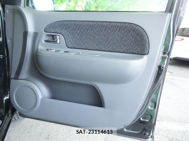 Toyota SIENTA 2012-11 8317068-21