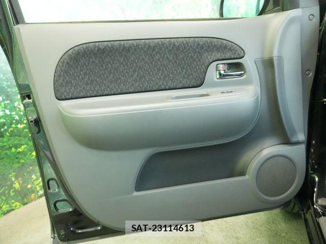 Toyota SIENTA 2012-11 8317068-23