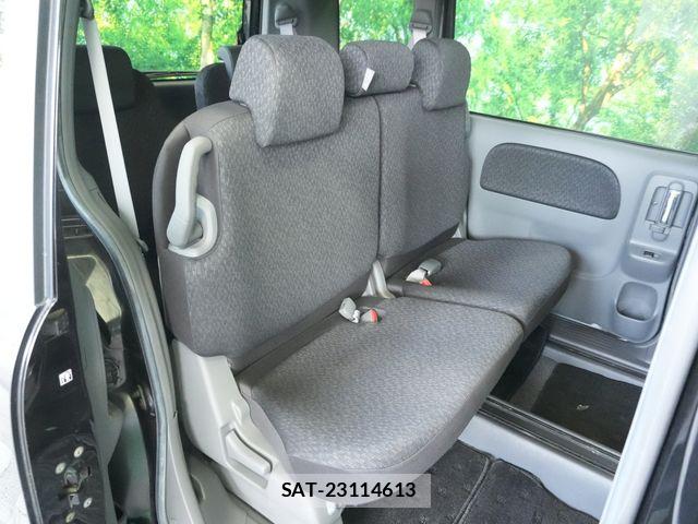 Toyota SIENTA 2012-11 8317068-25