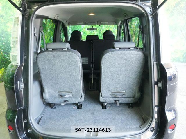 Toyota SIENTA 2012-11 8317068-28