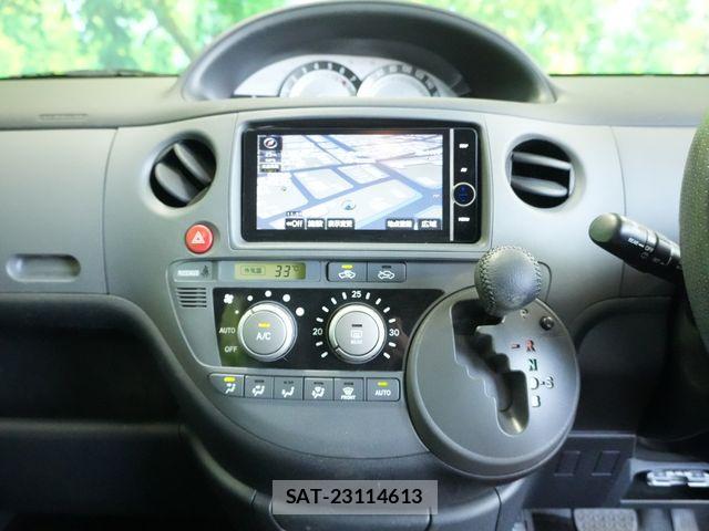 Toyota SIENTA 2012-11 8317068-7