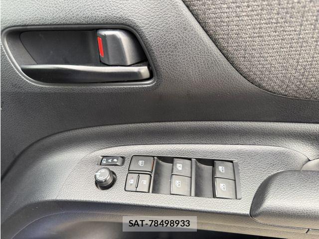 Toyota SIENTA 2022-03 8317057-14