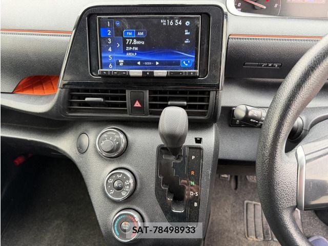 Toyota SIENTA 2022-03 8317057-18