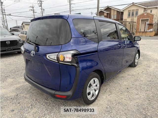 Toyota SIENTA 2022-03 8317057-1