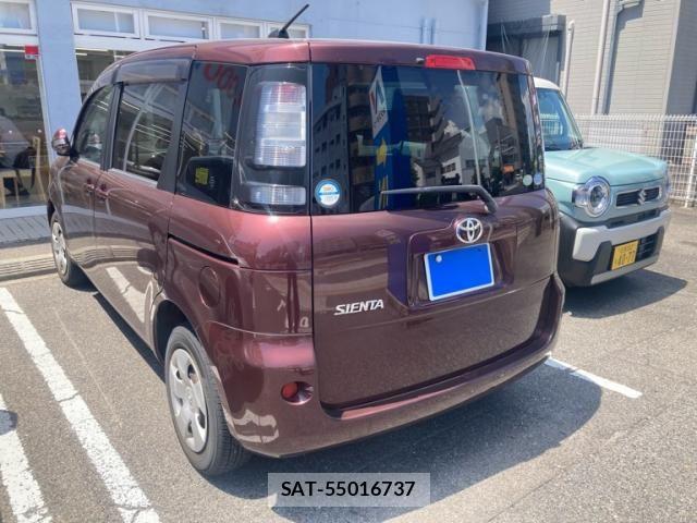 Toyota SIENTA 2011-10 8317070-3