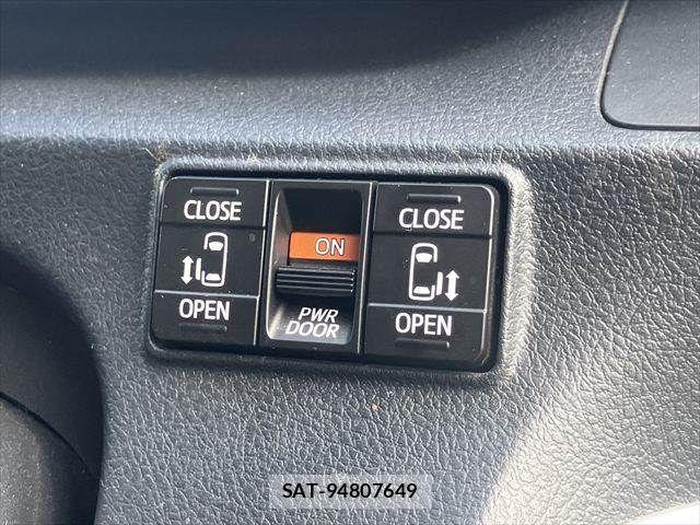 Toyota SIENTA 2017-03 8317065-10