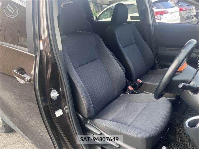 Toyota SIENTA 2017-03 8317065-11