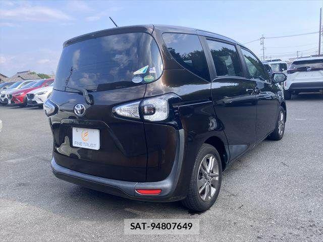 Toyota SIENTA 2017-03 8317065-23