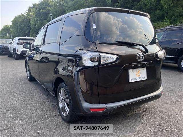 Toyota SIENTA 2017-03 8317065-25
