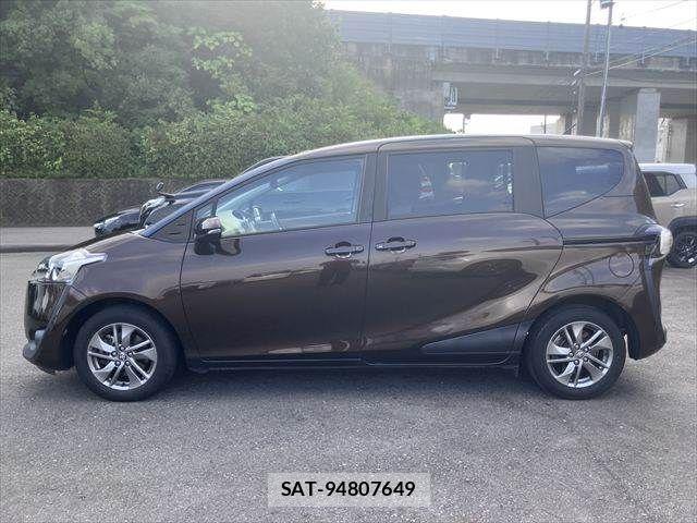 Toyota SIENTA 2017-03 8317065-26