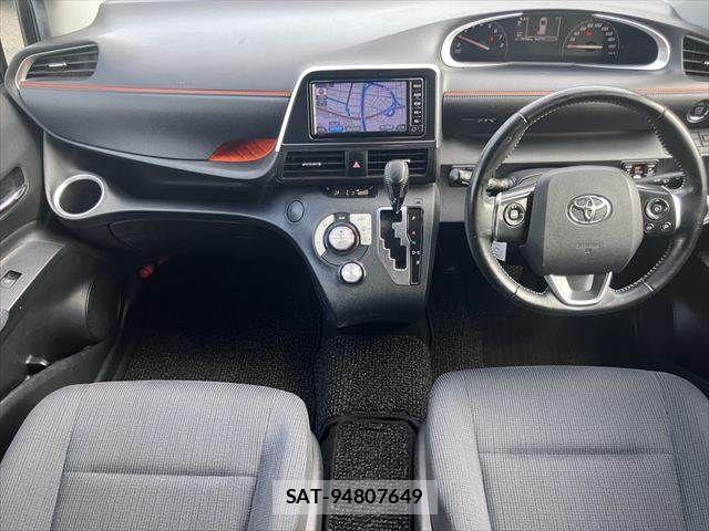 Toyota SIENTA 2017-03 8317065-2