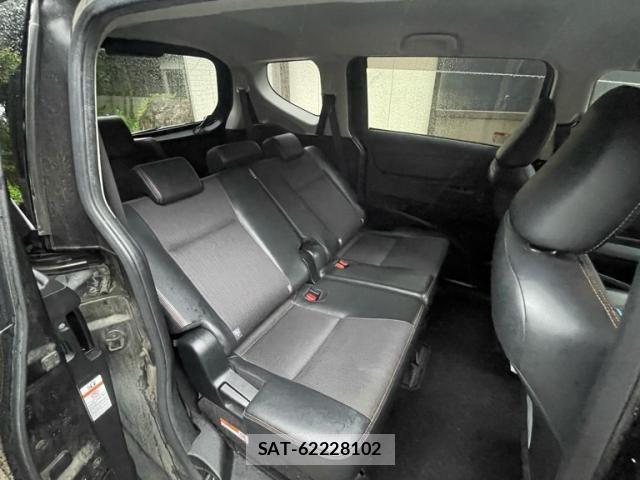 Toyota SIENTA 2017-10 8317067-17