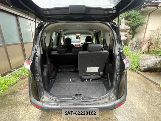 Toyota SIENTA 2017-10 8317067-18