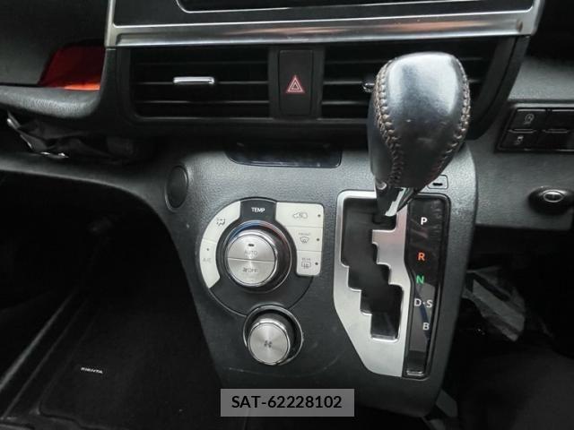 Toyota SIENTA 2017-10 8317067-24