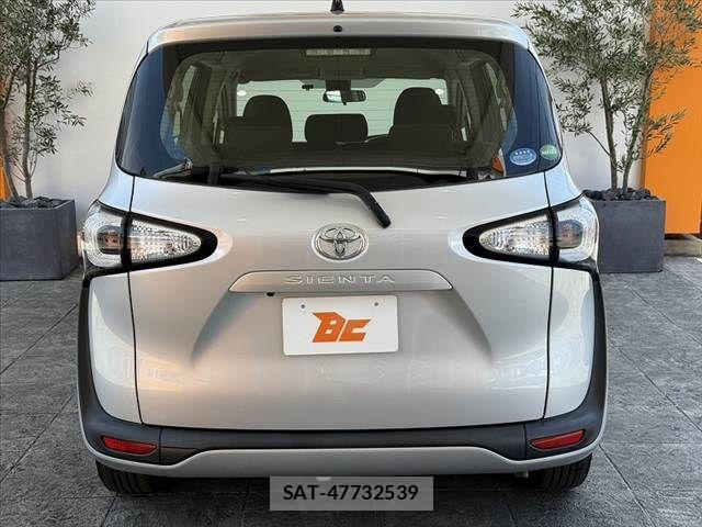 Toyota SIENTA 2016-01 8317062-13