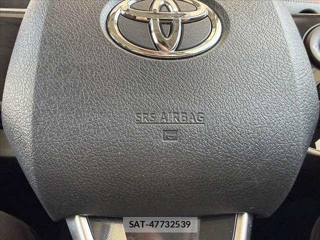 Toyota SIENTA 2016-01 8317062-23