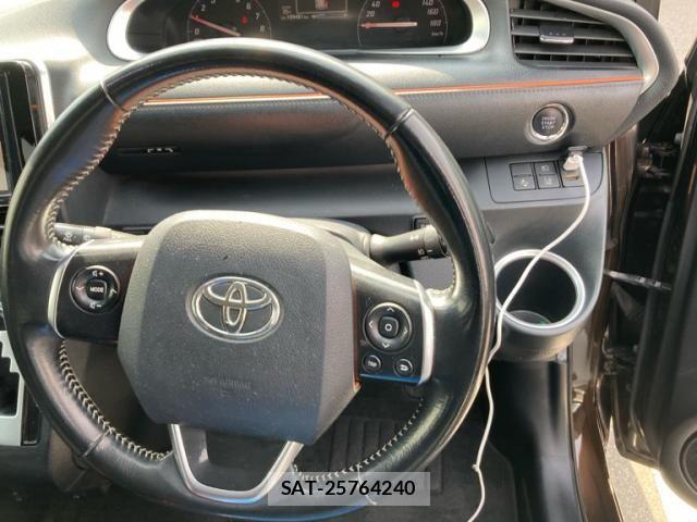 Toyota SIENTA 2017-03 8317069-16