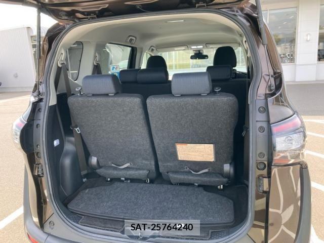 Toyota SIENTA 2017-03 8317069-6