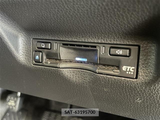 Toyota SIENTA 2024-06 8317053-17
