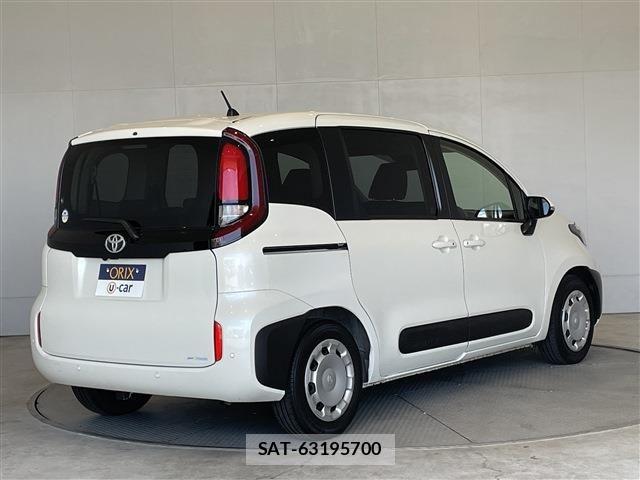 Toyota SIENTA 2024-06 8317053-1