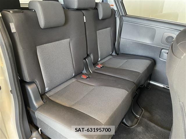Toyota SIENTA 2024-06 8317053-26