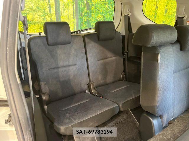 Toyota SIENTA 2017-06 8317058-9