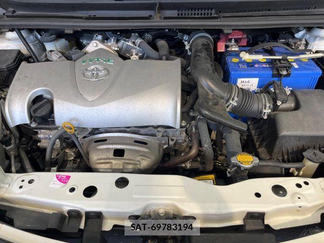 Toyota SIENTA 2017-06 8317058-18