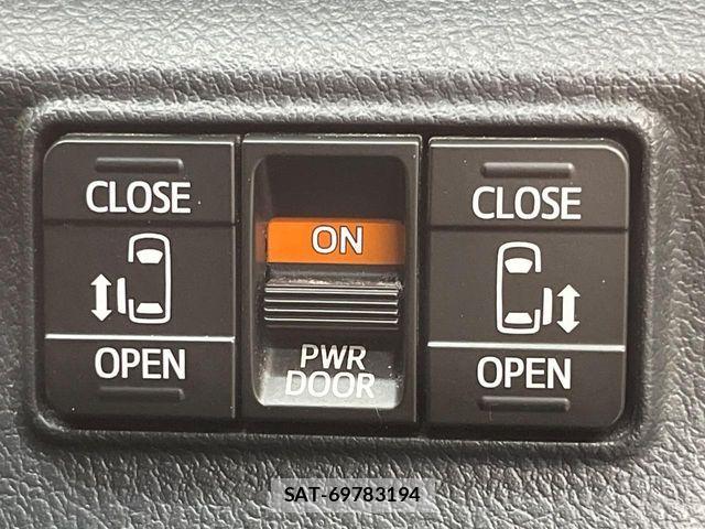 Toyota SIENTA 2017-06 8317058-4