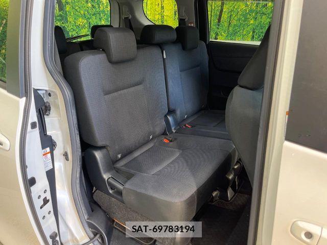 Toyota SIENTA 2017-06 8317058-8