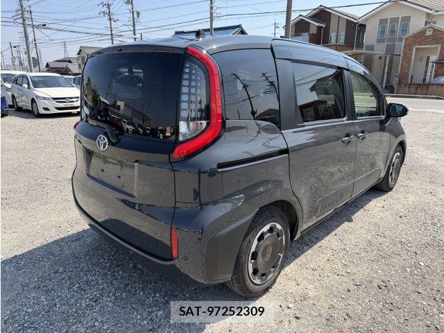 Toyota SIENTA 2023-01 8317039-1