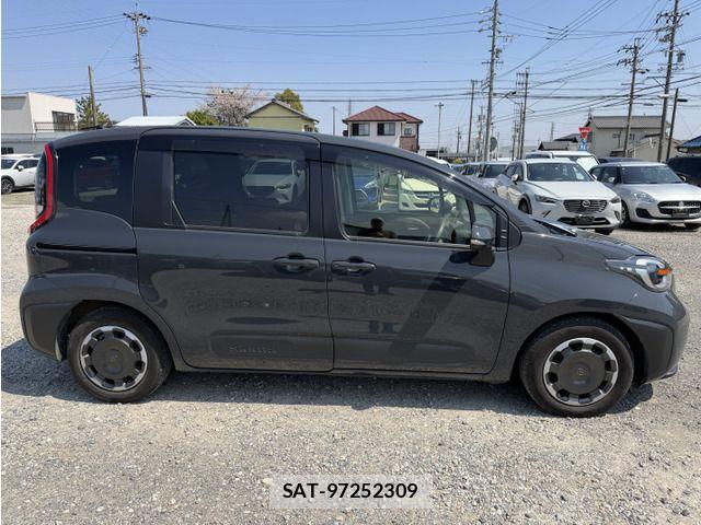 Toyota SIENTA 2023-01 8317039-8