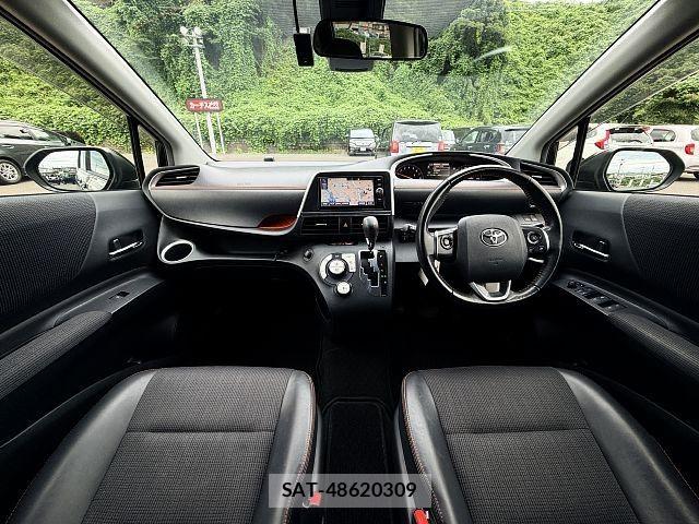 Toyota SIENTA 2017-09 8317054-1