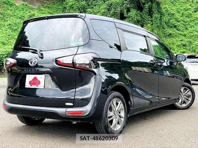 Toyota SIENTA 2017-09 8317054-2