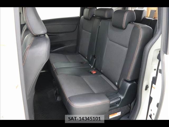 Toyota SIENTA 2018-05 8317055-11