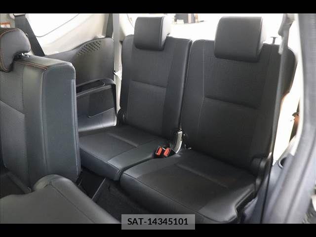 Toyota SIENTA 2018-05 8317055-12