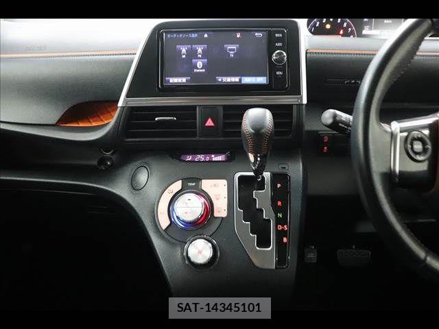 Toyota SIENTA 2018-05 8317055-28
