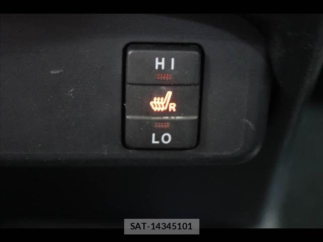 Toyota SIENTA 2018-05 8317055-5