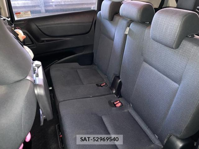 Toyota SIENTA 2015-09 8317071-10